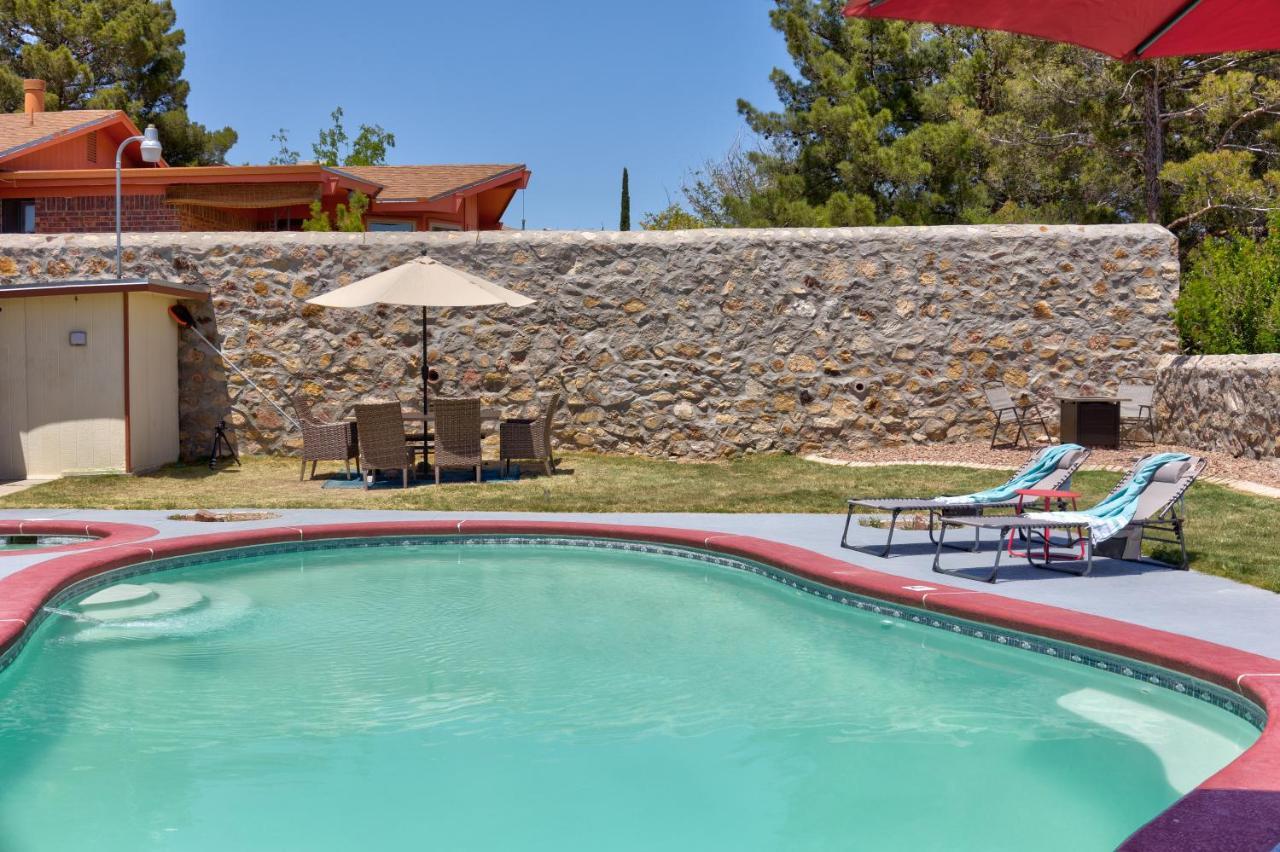 Home With Mountain View/Pool/Tub El Paso Kültér fotó