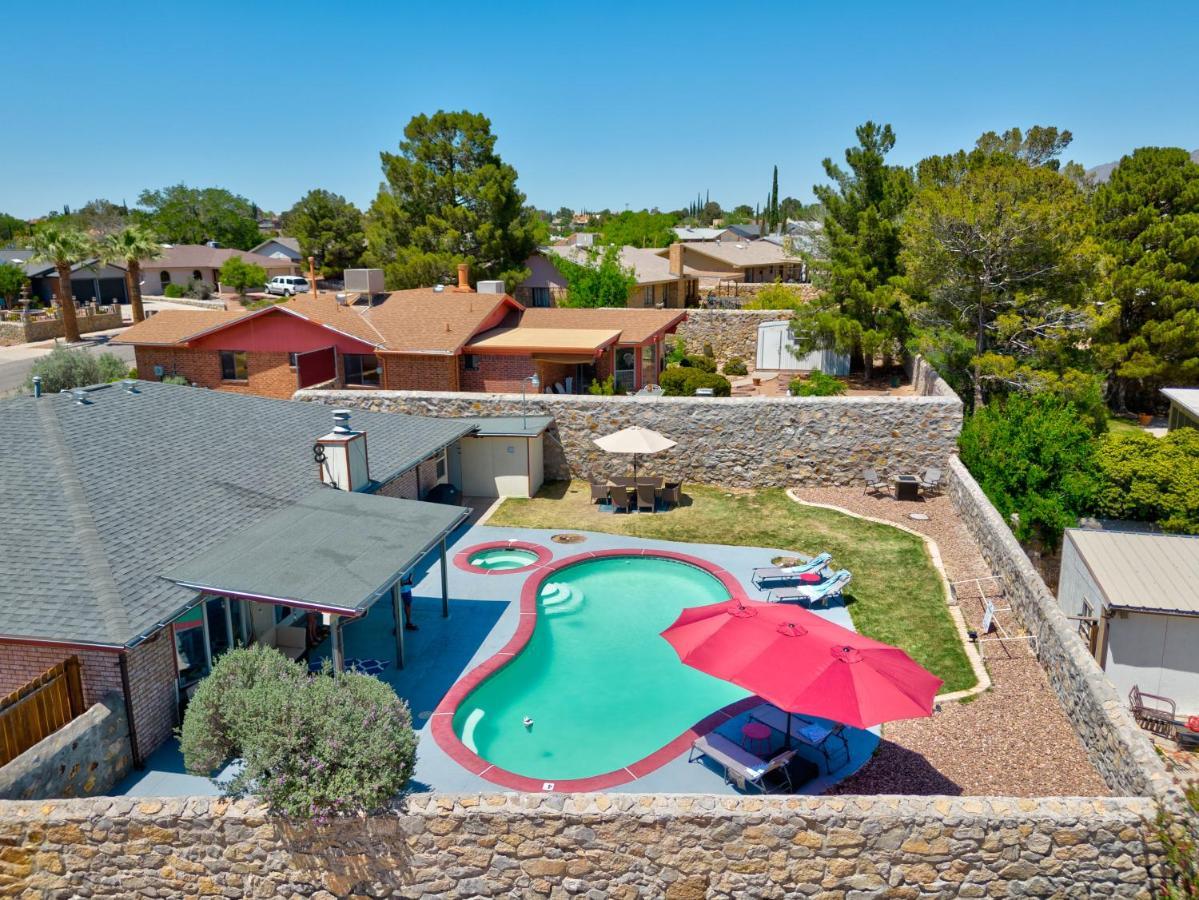Home With Mountain View/Pool/Tub El Paso Kültér fotó